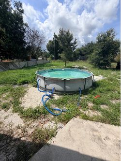 Above ground pool