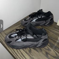 Adidas Yeezy Boost 700 V2 Men’s Size 8 $140 no box