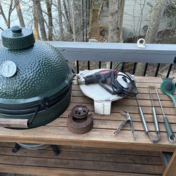 Big Green Egg with rolling Table - Size Large