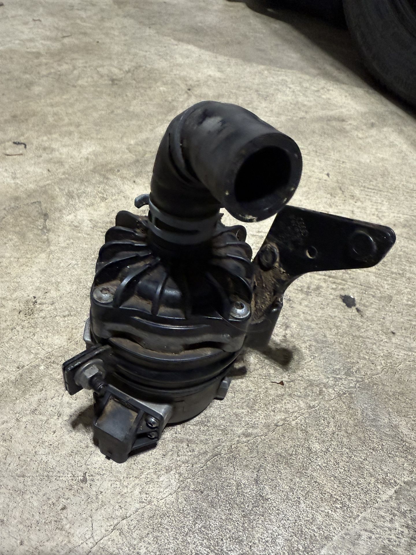 OEM PIERBURG Electric Water Pump 8K0965569 For AUDI A5 A7 Q7 VW Touareg 3.0T