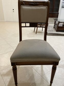 Juego De 4 Sillas De Madera 