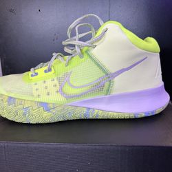 Nike Kyrie Fly Trap Sneakers