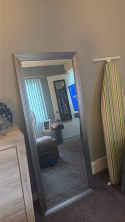 Floor or wall mirror