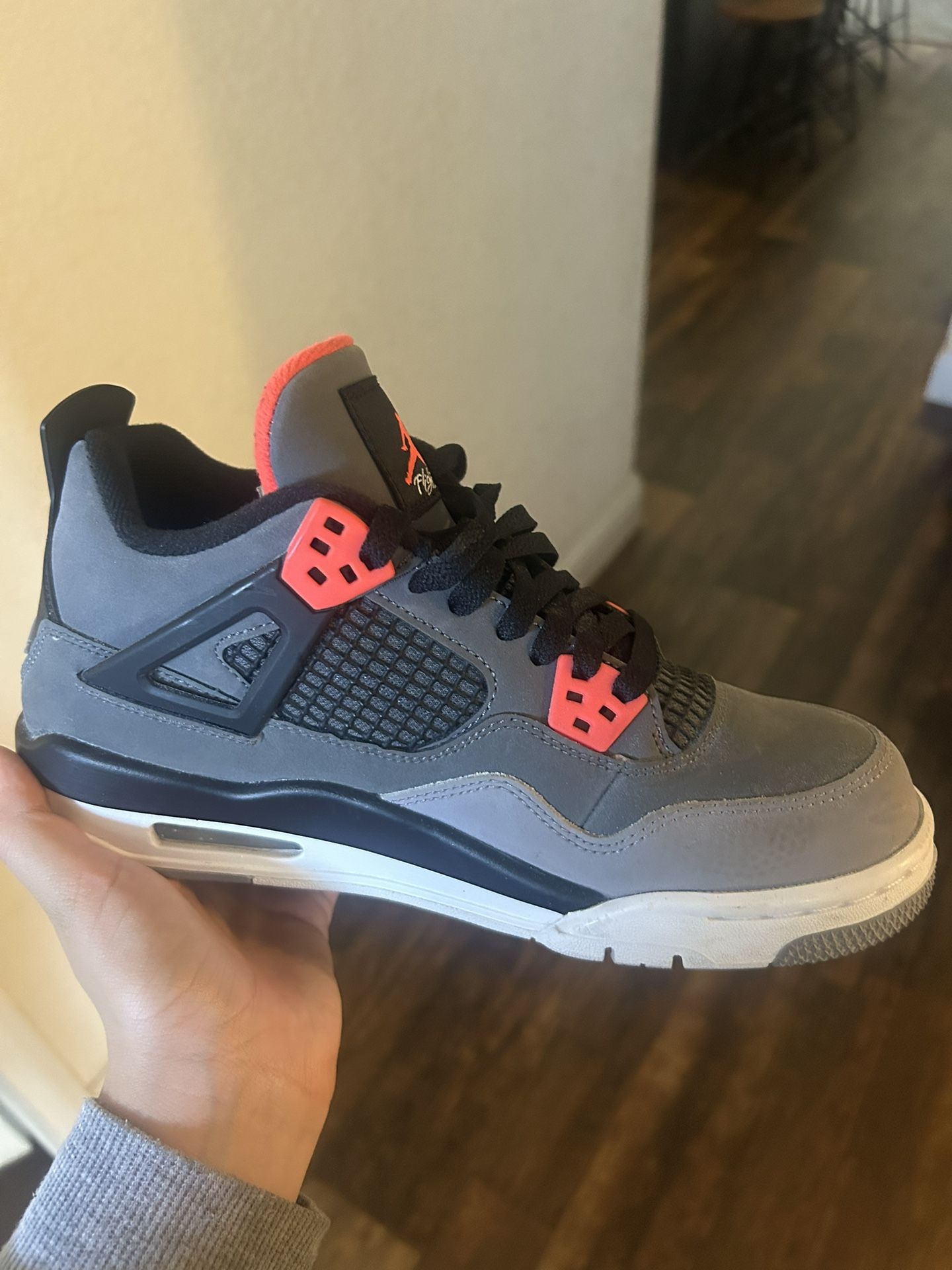 Jordan 4 Retro