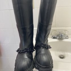 chain rain boots