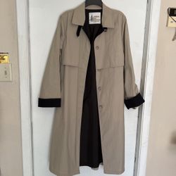 Ladies Raincoat Beige ColorBlack Interior Size 14