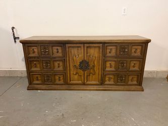 6FT Vintage Mediterranean Dresser / Credenza, Good Condition. Pickup Today