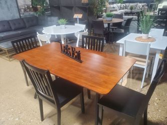 Beautiful 5 pc Mid-century Modern Style Dining Set (New)