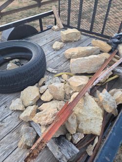 Rock for free: drainage and retention