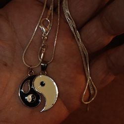 Ying Yang ☯️ Friendship Pendant Splits Into 2 Separate Picies That Fit Together On Chains In Perfect Condition