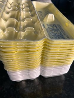 20 egg cartons $5, located in Altamesa and 35 south freeway