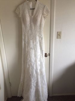 Lace wedding dress