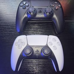 2 PS5 controllers