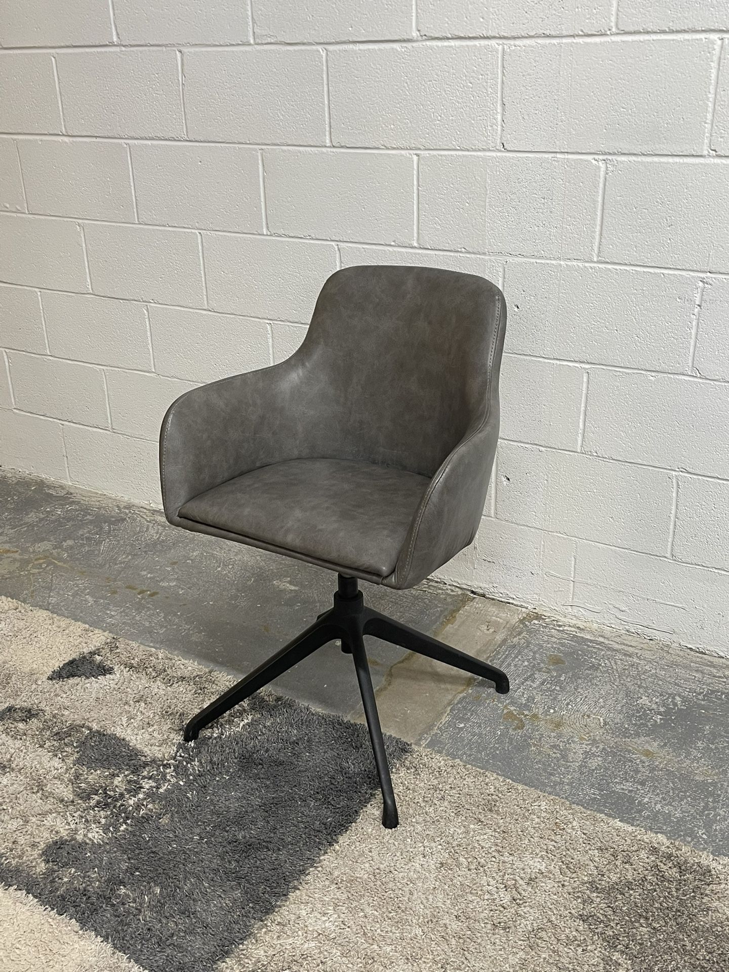 Modern Swivel Office Chair