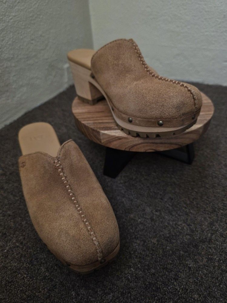 Women's UGG Tan Suede Clogs Men's shoes