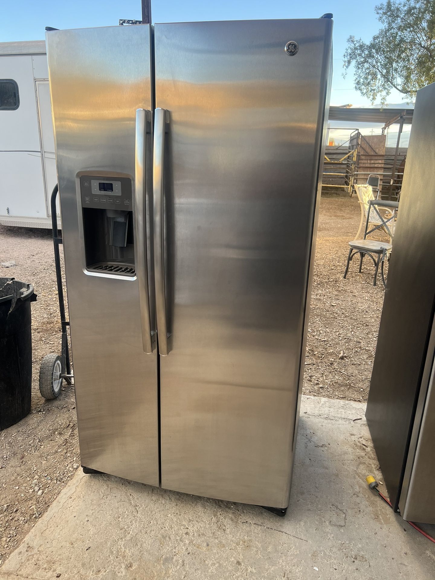 GE REFRIGERATOR