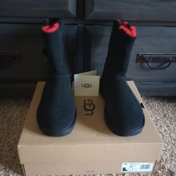 Ugg Boots Bailey Buckle. Black Color, Size 7.