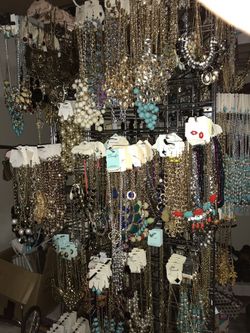 New Lot Of 45 Mix Fashion Jewelry Necklaces, Earrings, Bracelets Wholesale.