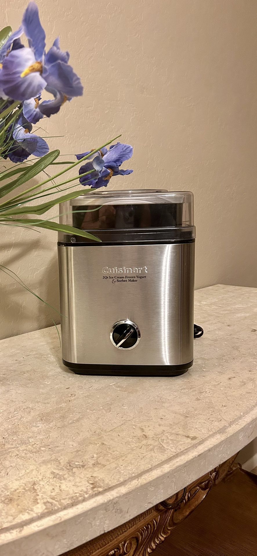 Well Cared For Cuisinart Ice Cream, Yogurt, Sorbet Maker Under 30 Minutes! Our Items Are Always Clean & Sanitized! Manual & Recipes. (Shea & 32nd St)