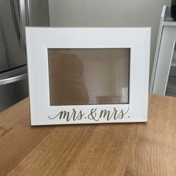 Mrs & Mrs 5”x7” Photo Frame
