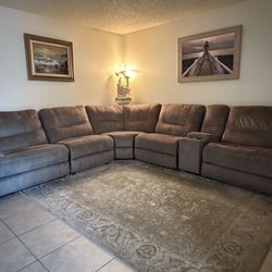 Gray Sectional With Automated Recliners 
