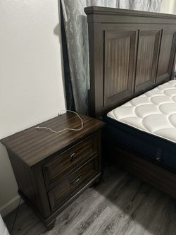 Cama ,colchón Y Buró 