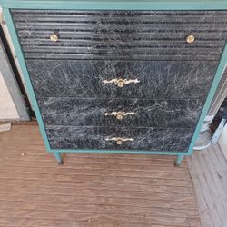 Ornate 4 -Drawer Dresser