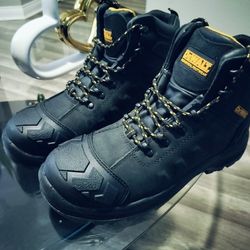 DeWalt Work Boots Mens Size 10.5 Waterproof 