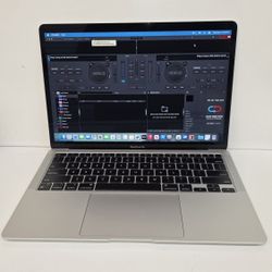 Macbook Air 2020 M1 For Sale

Macbook Air 2020 M1 De  Venta 

Hard Drive 256GB SSD 
Memory Ram 8GB 
M1 chip
Virtual Dj included