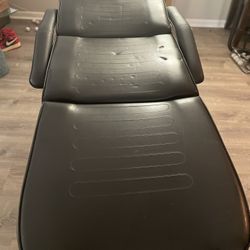 Massage Table/leather -perfect condition 