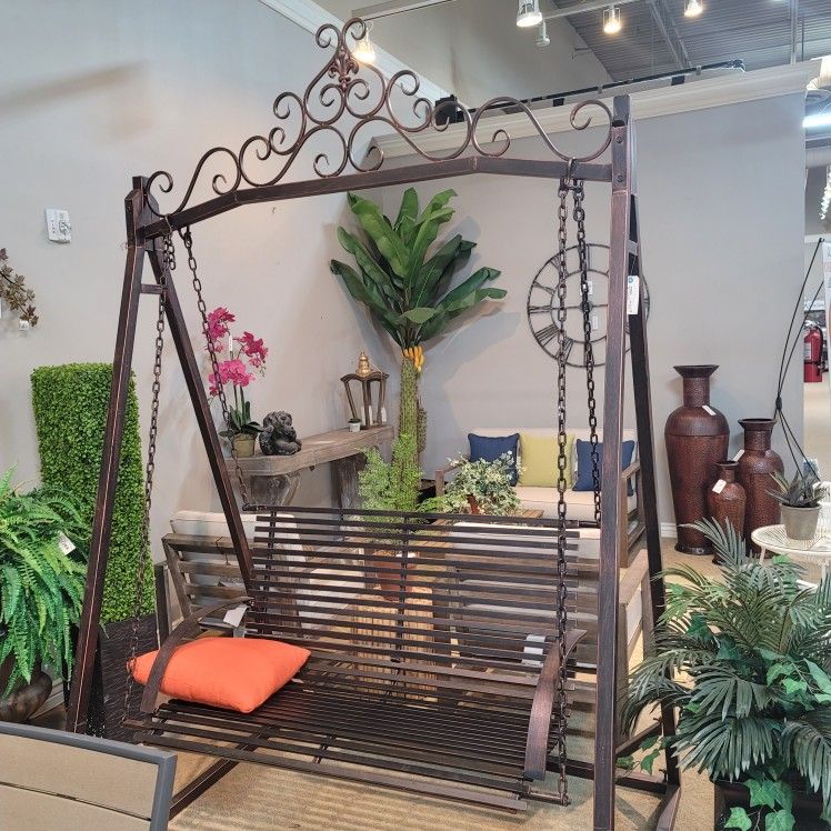 Beautiful Rode Iron Swing