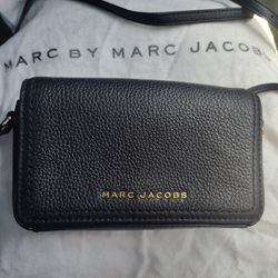 Marc Jacobs Groove Mini Black Women's Shoulder Bag
H107L01FA21, With Gold Hardware, Pebbled Leather

