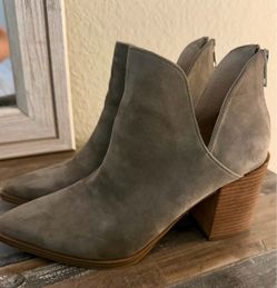 Steve Madden cedar boots size 8.5