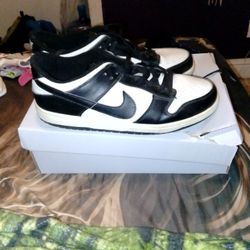 Nike Dunks 