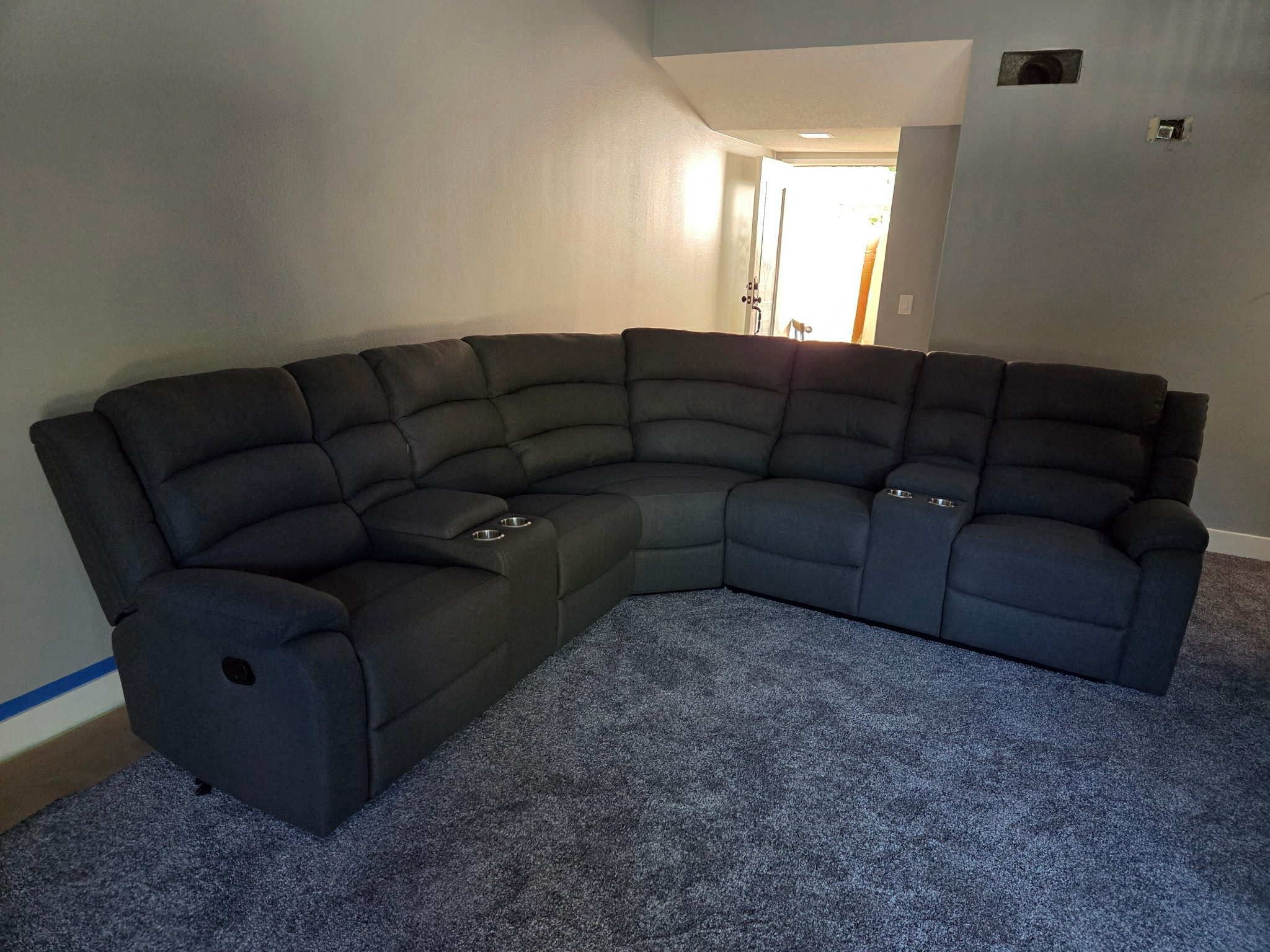 New Recliner Sectional Couch! Free Delivery 🚚!