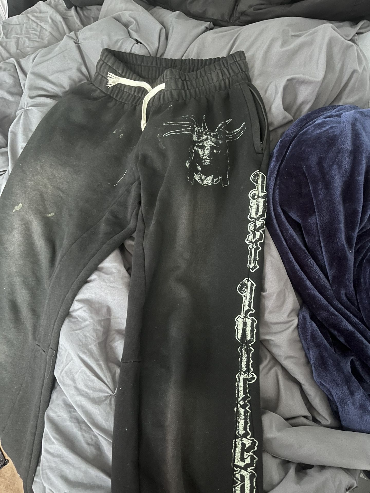 Lost intricacy sweatpants