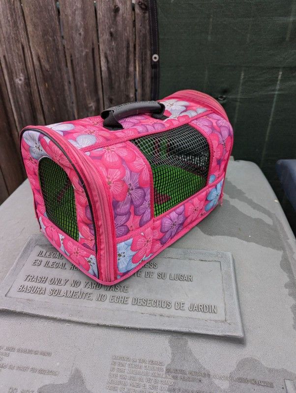 Small Dog Carrier 