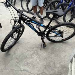 Trek 820 Mountain Bike