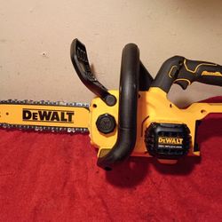 Excelente Condiciones 20 Volt DeWalt Brushless 12" Chainsaw Tool Only $130