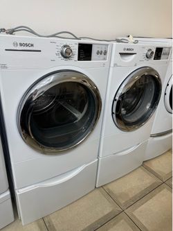 Bosch front load washer and gas dryer set