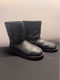 UGG Classic Short Leather Sheepskin Boots