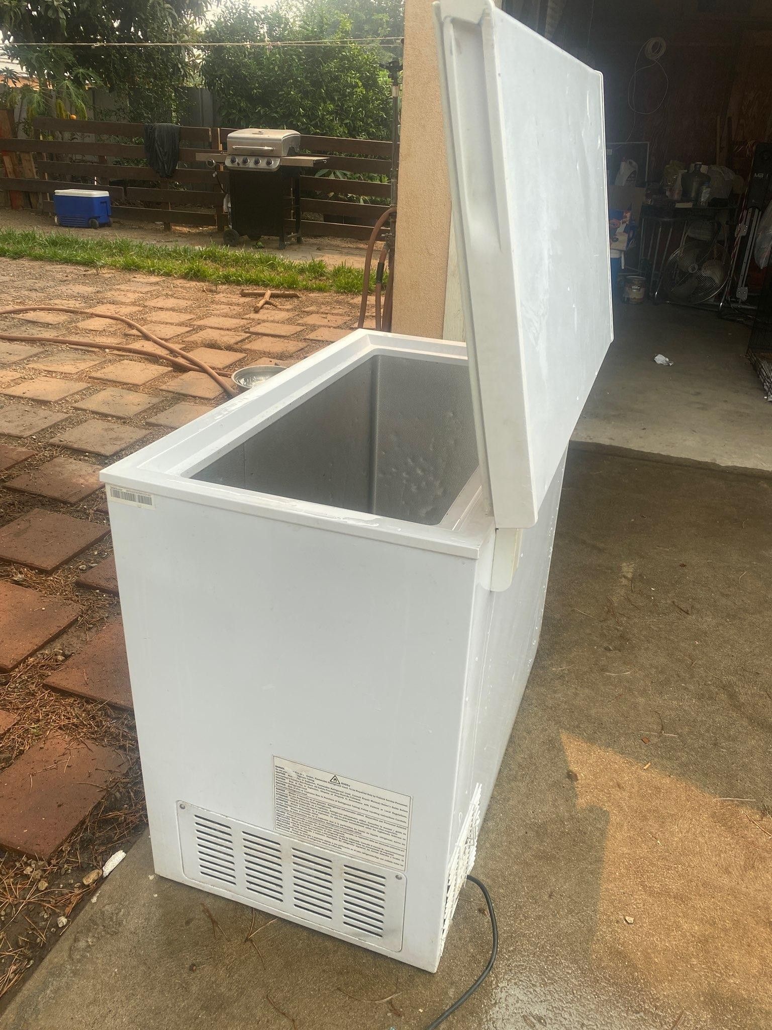 Idylis 7.0 cu. Ft chest freezer