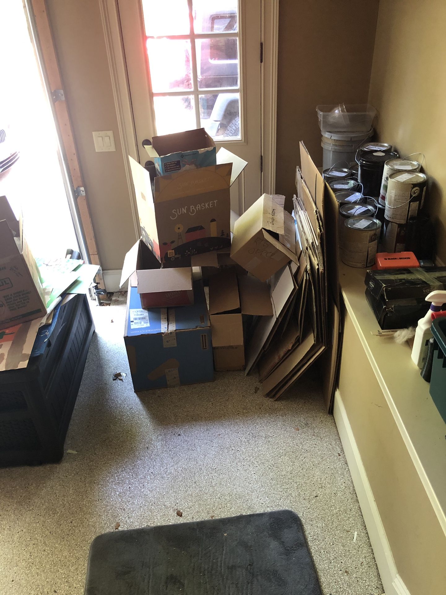 Moving Boxes-Free to whoever will come tonight or tomorrow morning