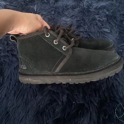 BLACK UGGS
