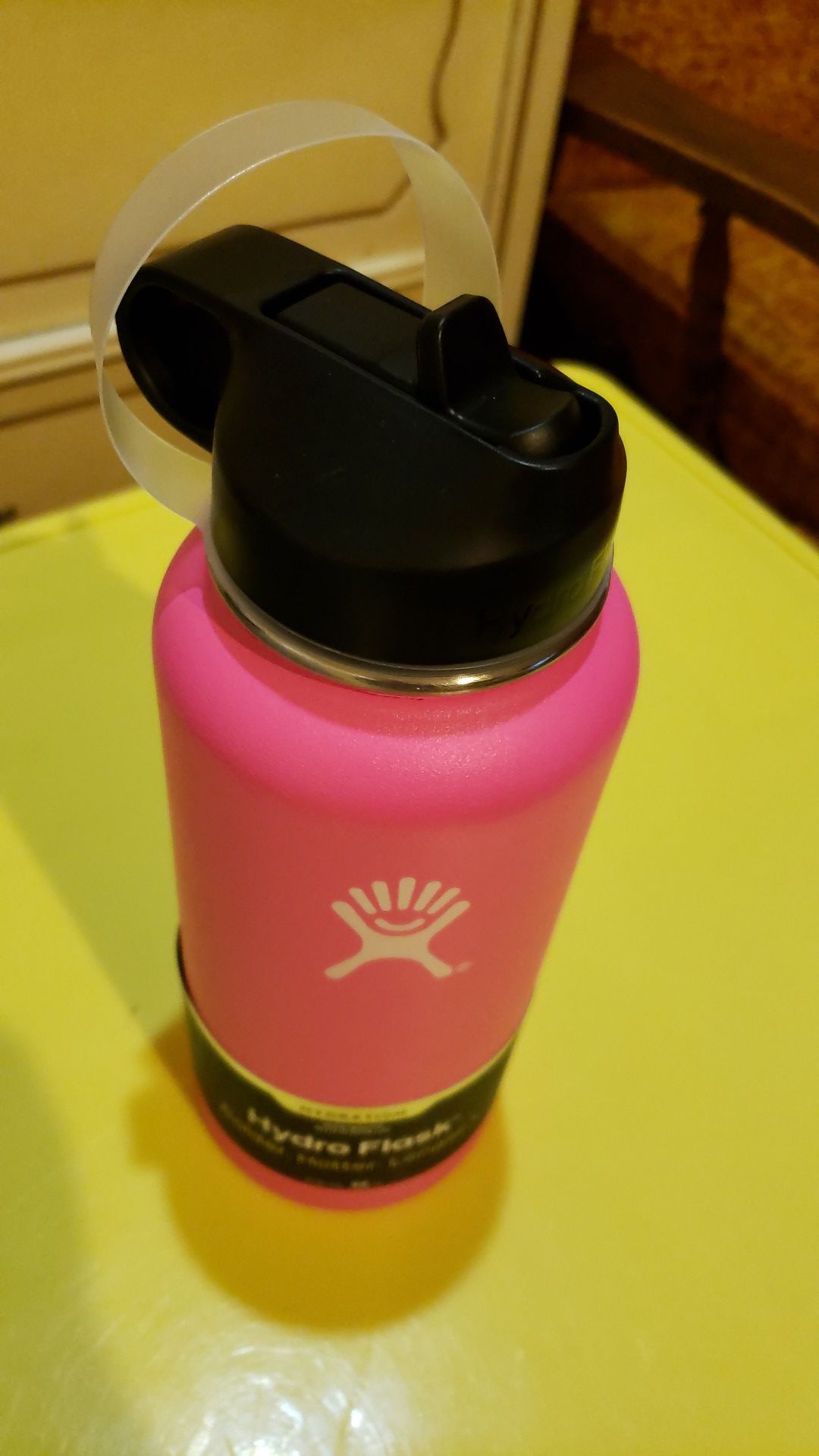 HYDRO FLASK 32 oz TUMBLER + PRESS-IN STRAW LID FLAMINGO PINK USED ONCE  EXCELLENT