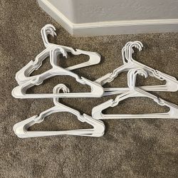 50 Hangers Like New