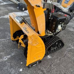 Cub Cadet 30” Tracker Snow Blower 