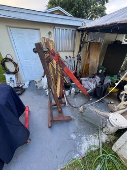Engine hoist