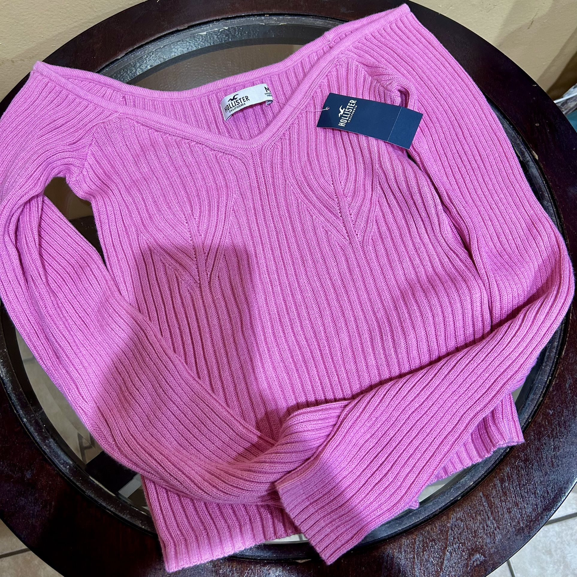 MEDIUM SIZE CLOTHING TOPS BUNDLE (BUY ALL 5 FOR $44 OR 1 EACH IS $11)