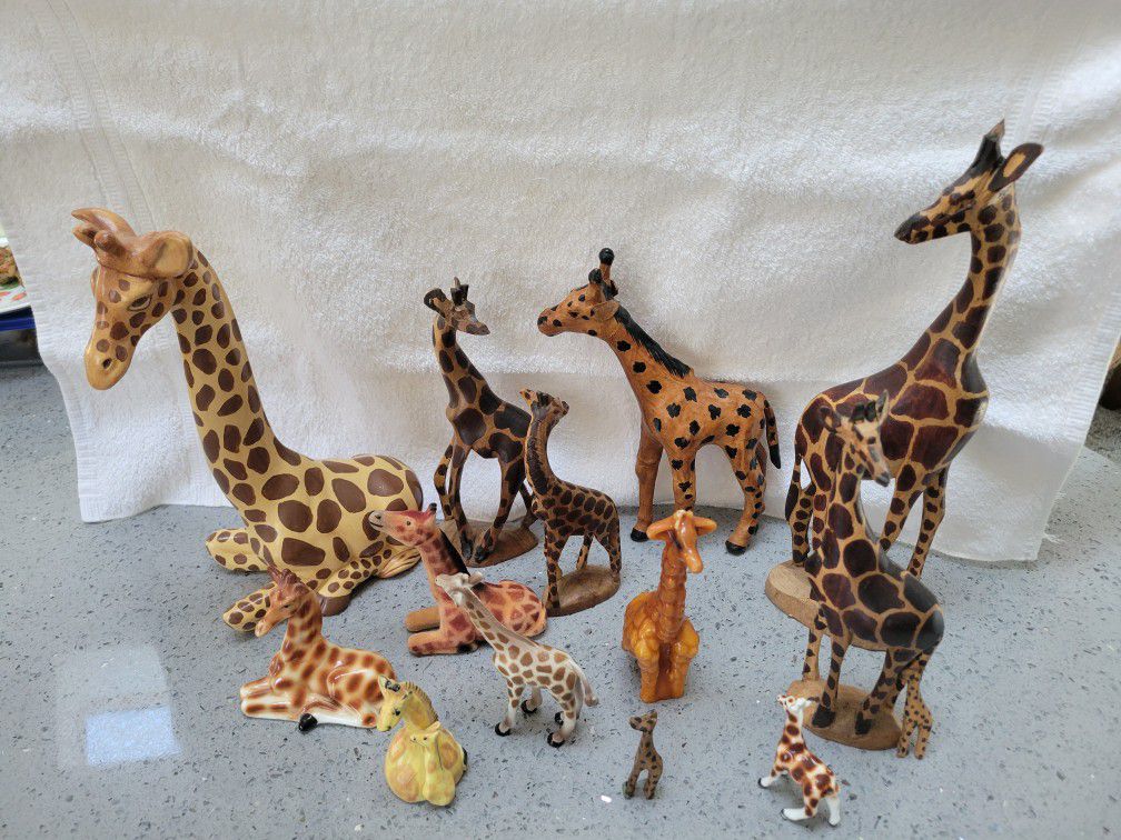 Giraffe Statues 